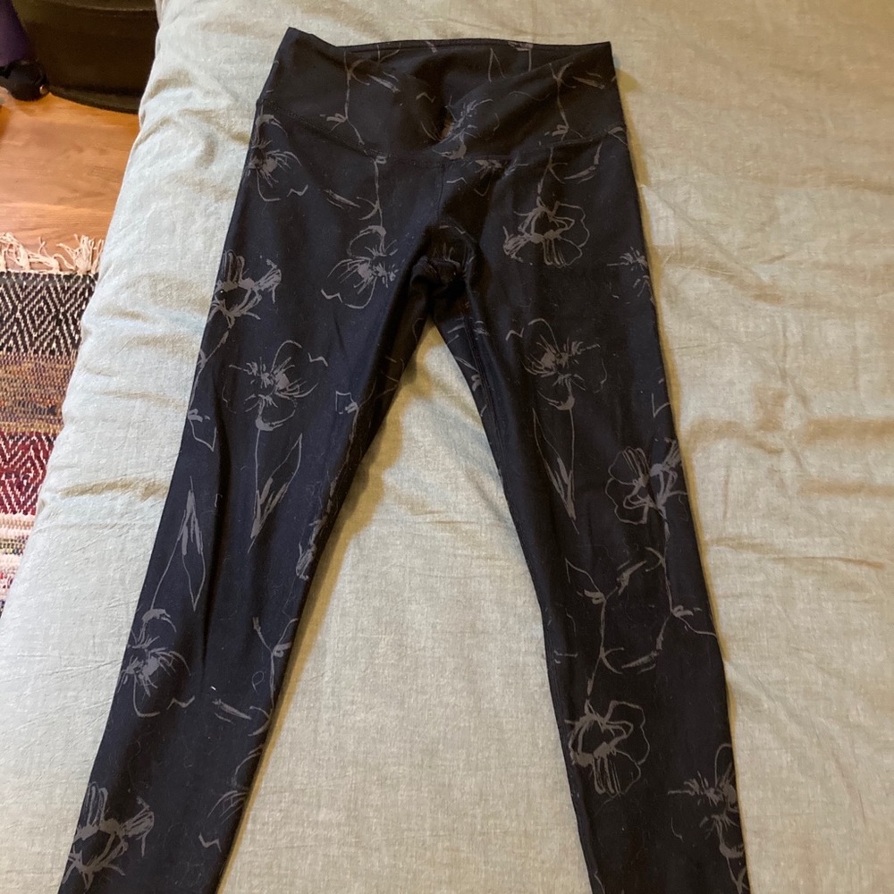 7/8 Fabletics Floral Pattern Leggings - image 4